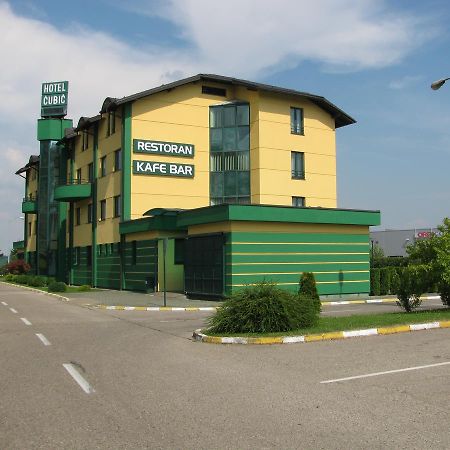Hotel Cubic Лакташи Экстерьер фото