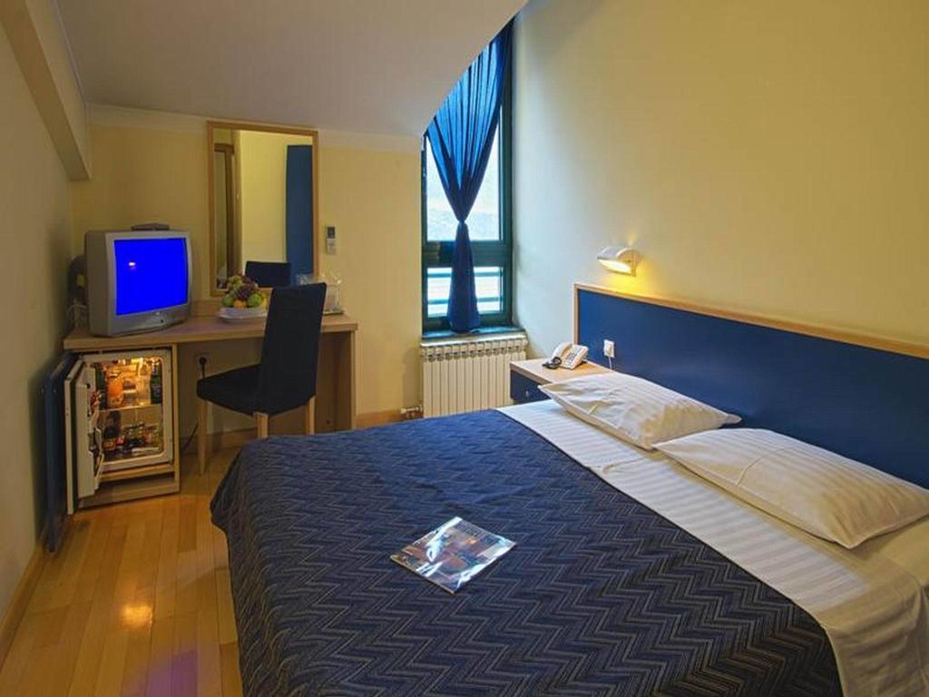 Hotel Cubic Лакташи Номер фото