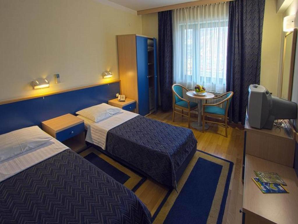 Hotel Cubic Лакташи Номер фото