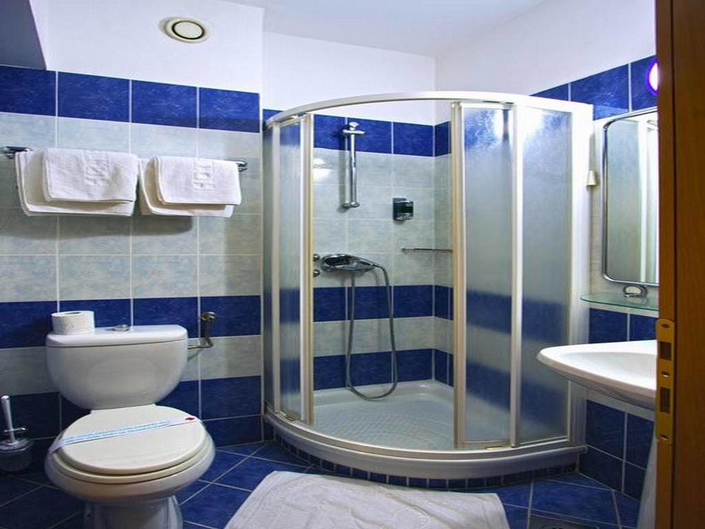 Hotel Cubic Лакташи Номер фото