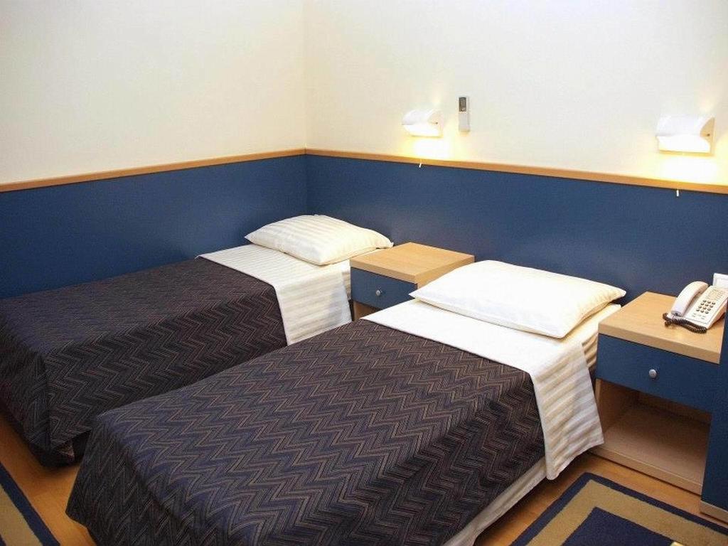 Hotel Cubic Лакташи Экстерьер фото