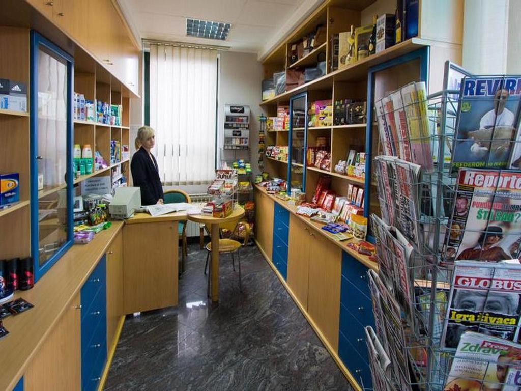 Hotel Cubic Лакташи Экстерьер фото