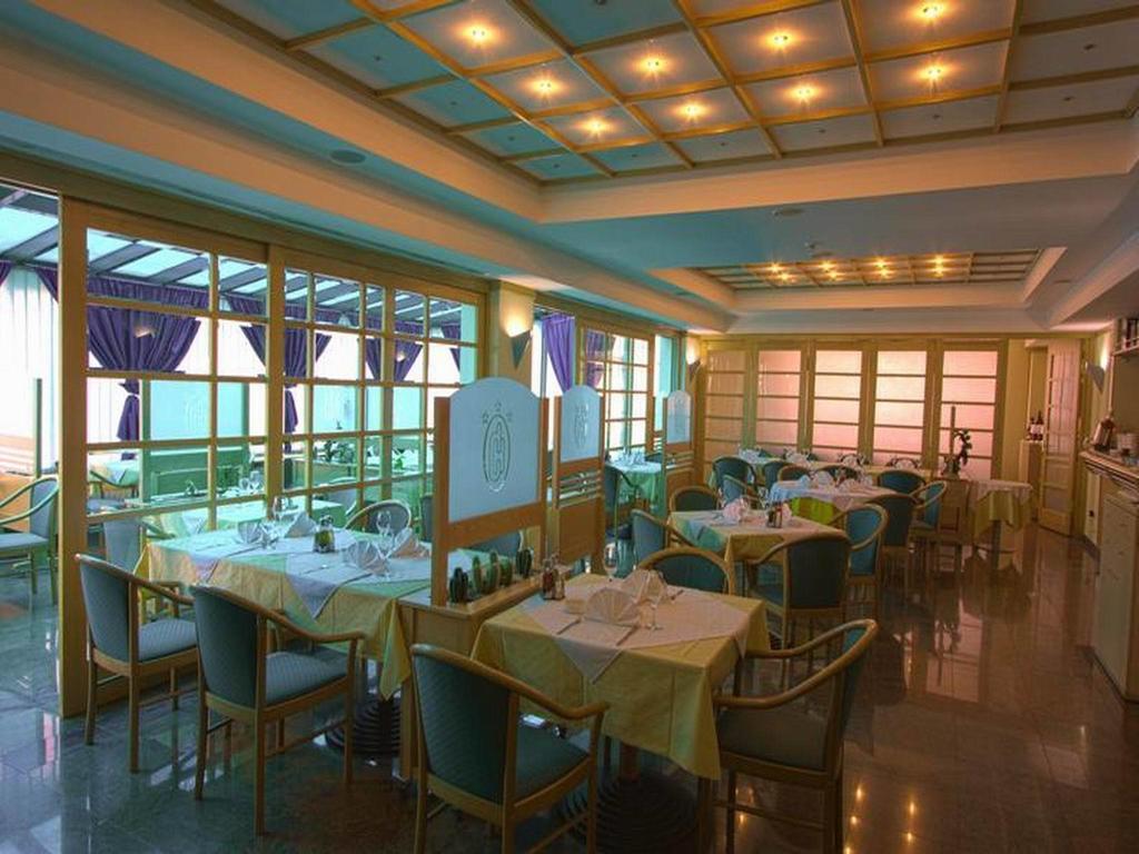 Hotel Cubic Лакташи Экстерьер фото