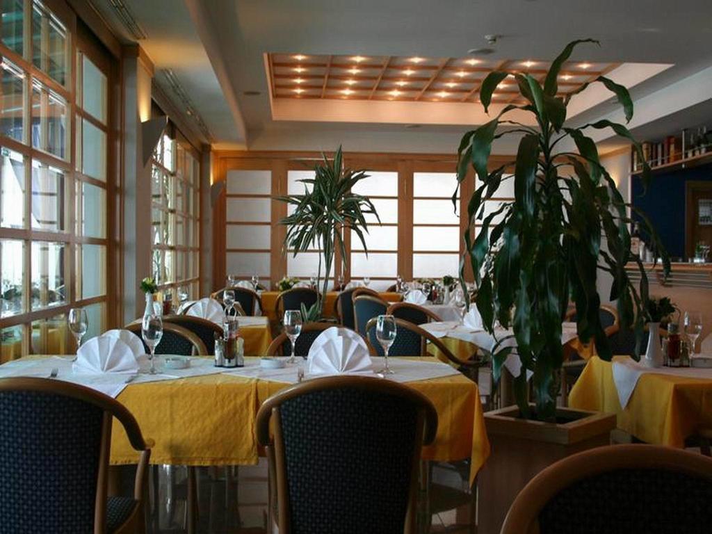 Hotel Cubic Лакташи Экстерьер фото