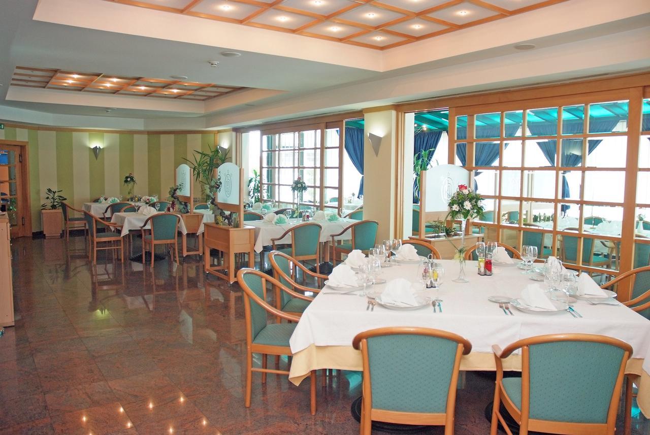 Hotel Cubic Лакташи Экстерьер фото