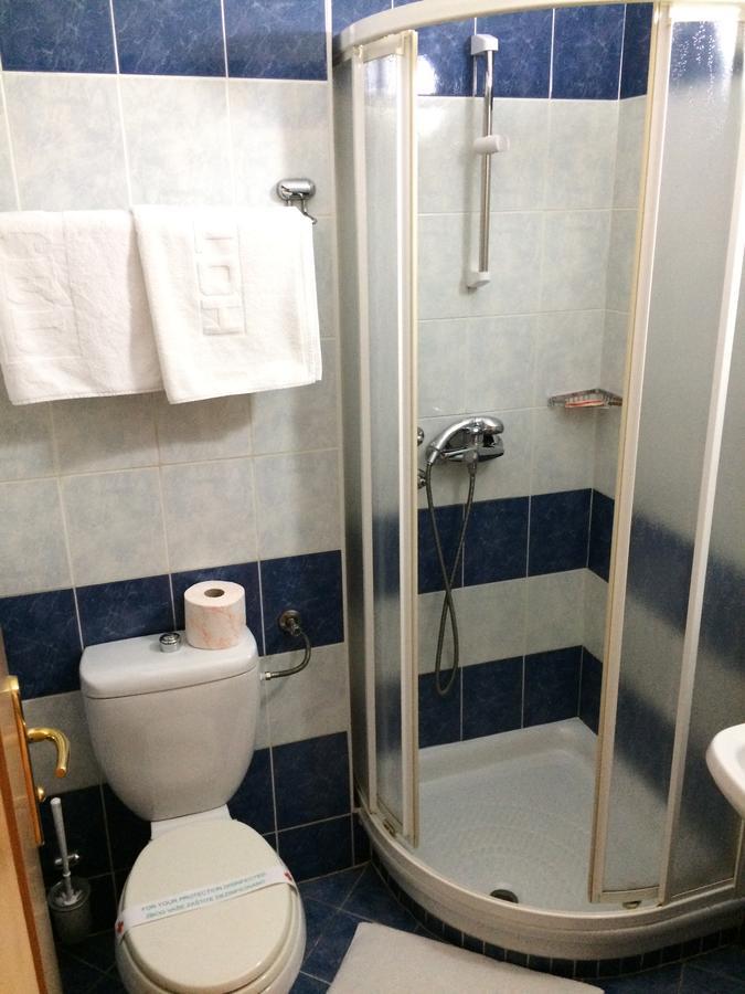 Hotel Cubic Лакташи Экстерьер фото